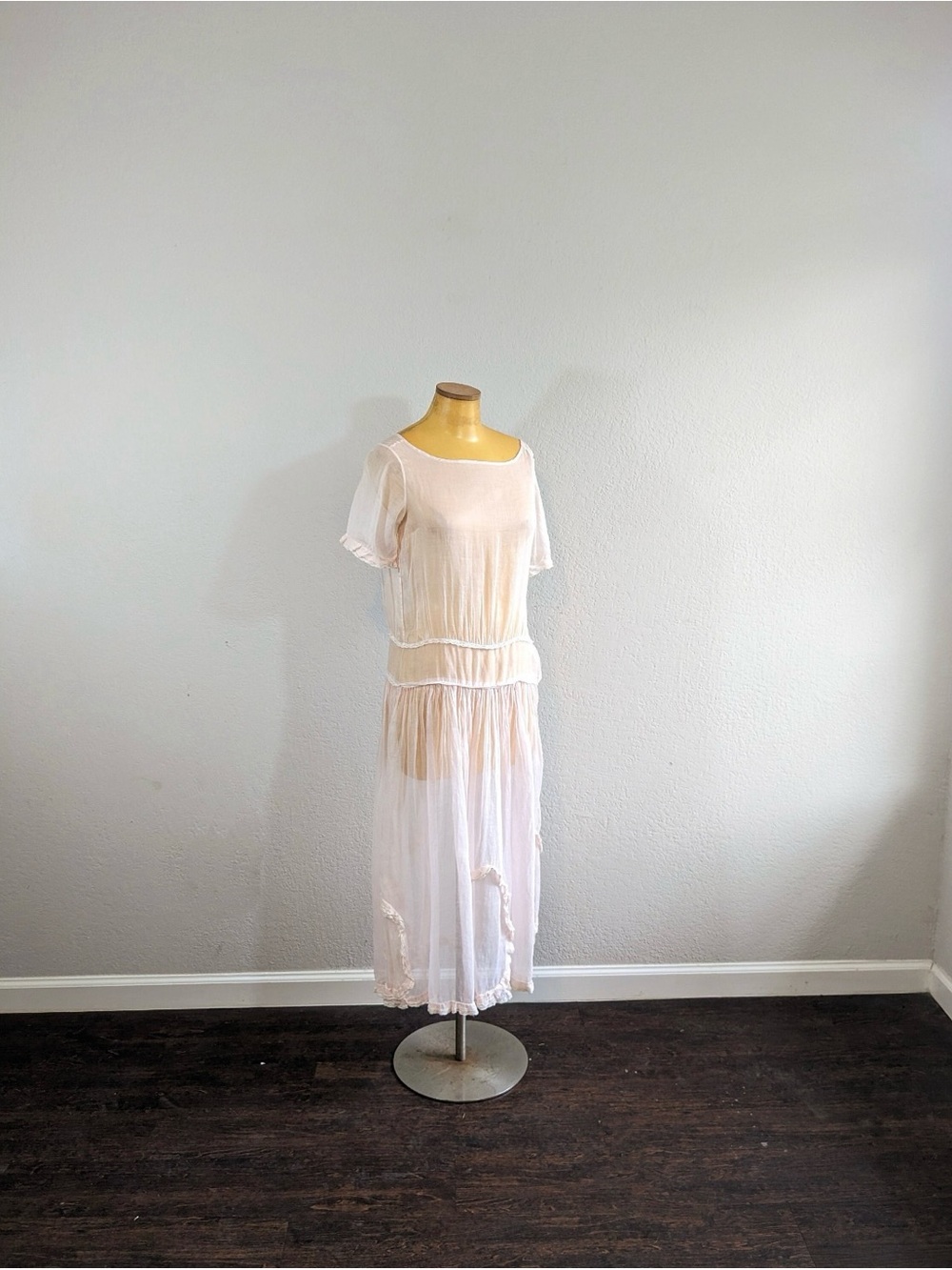 Adorable 1920s pale pink cotton sheer dress